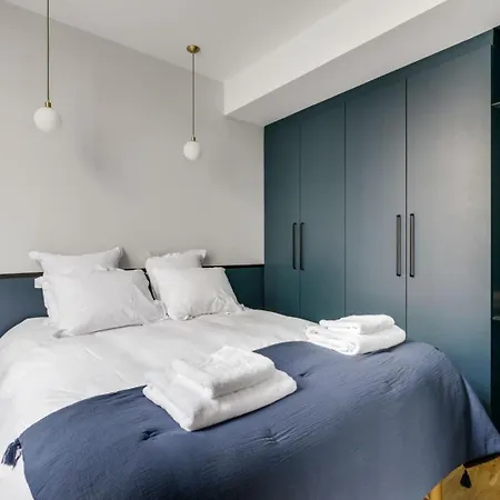 Apartment Bluestay 42 - Charmant Duplex A Paris